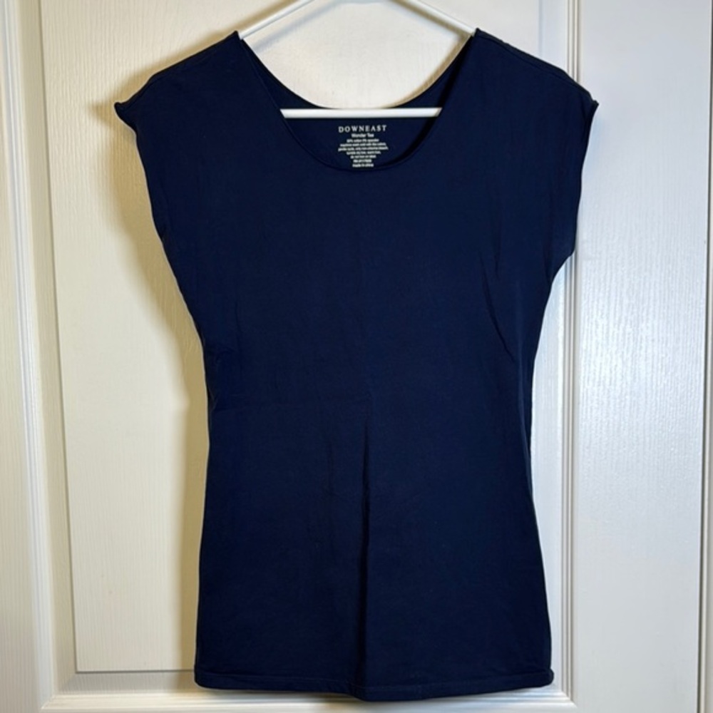 Downeast Navy Blue Sleeveless Blouse Wonder Tee Size Large EUC #2587